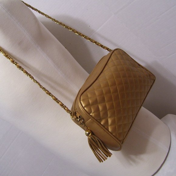 Fashion Handbag Quilted Dark Matte Gold  Chain Strap NWOT - Picture 1 of 2